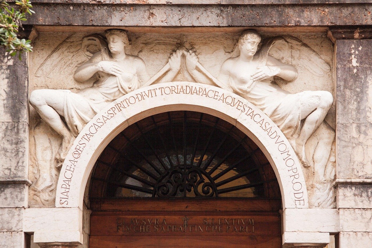 entrance, door, relief, old villa, residential house, vittoriale degli italiani, museum, gardone riviera, garda, italy, gabriele d'annunzio, giancarlo maroni